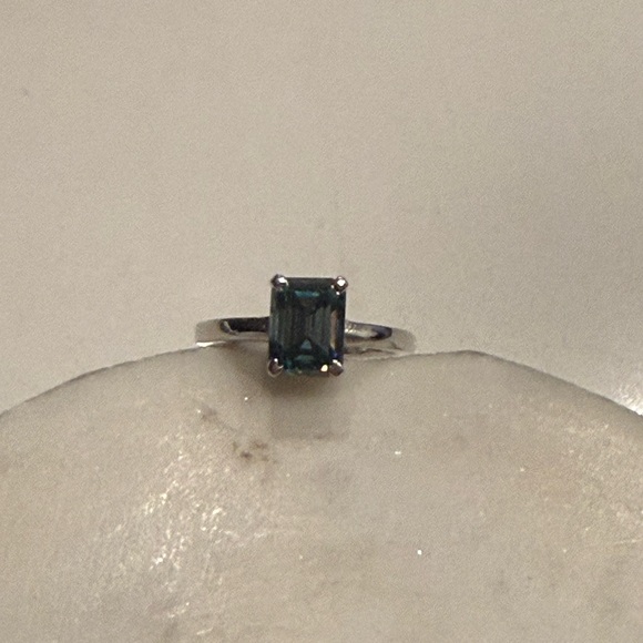 2.11 Ct VVS1 Emerald Cut Brown / Blue Moissanite Ring, Silver Solitaire Size 7 - Picture 5 of 9